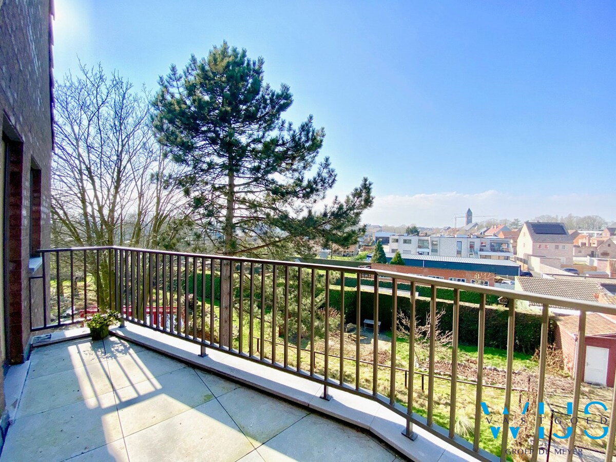 Instapklaar &amp; gezellig appartement met zonneterras te ERTVELDE ! 