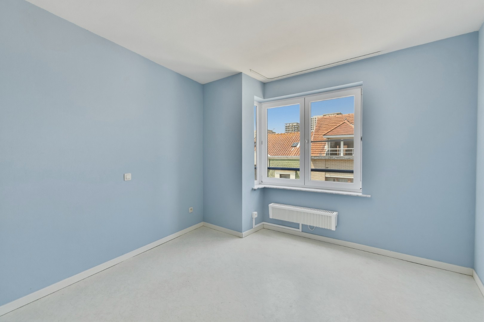 Lichtrijk twee slaapkamer appartement met terras te huur in Oostende! 