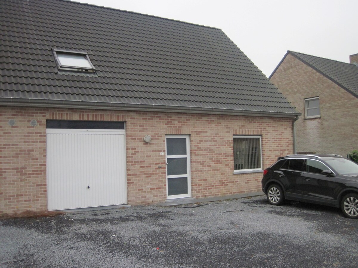 Aangename gezinswoning (Half Open Bebouwing). 