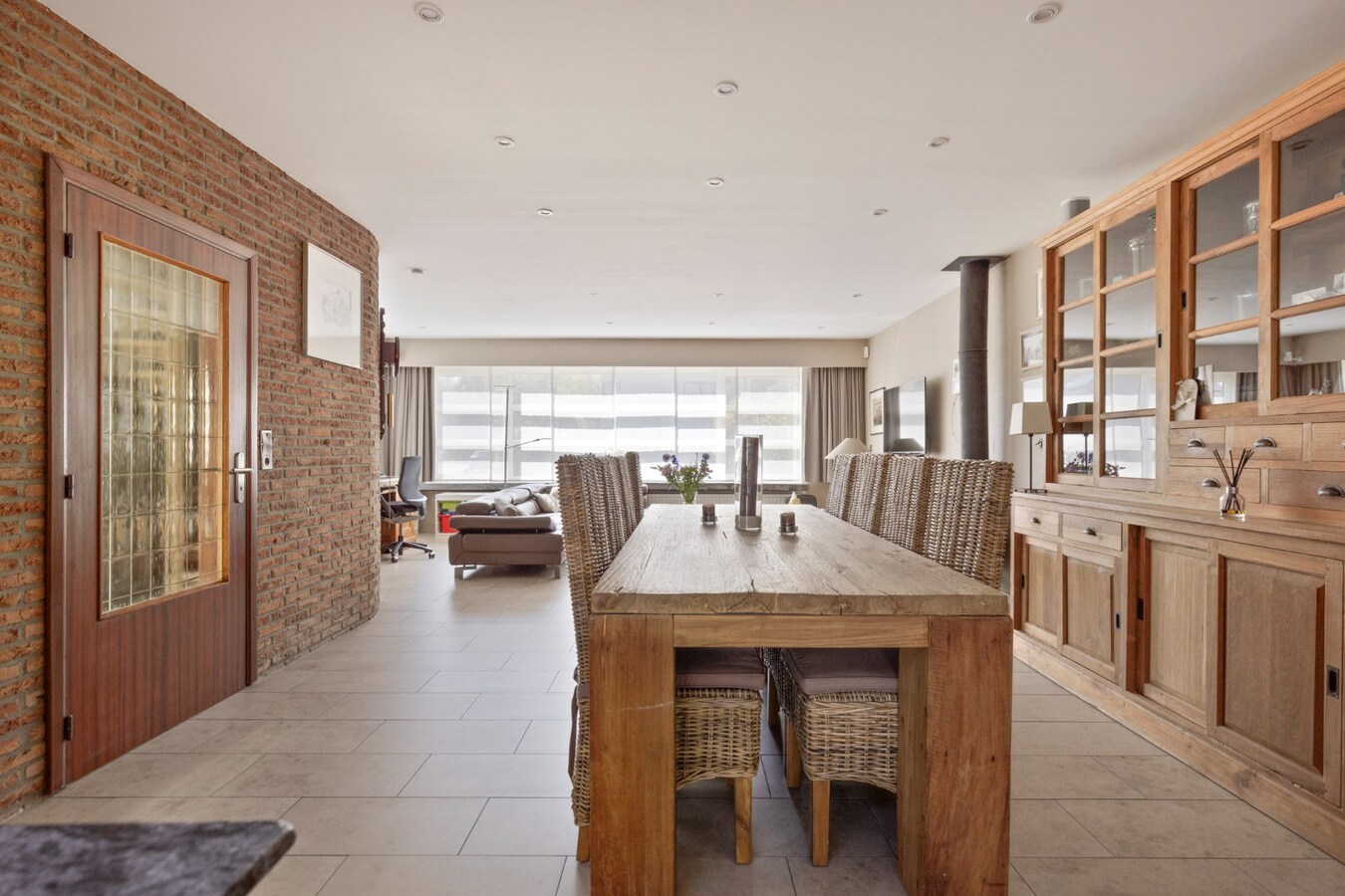 Lichtrijke halfopen bebouwing op toplocatie te Lint 