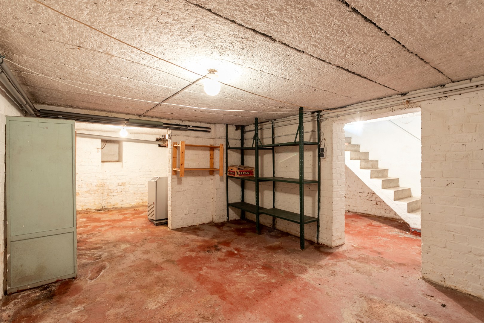 Te renoveren woning met 3 slpk te Buizingen 