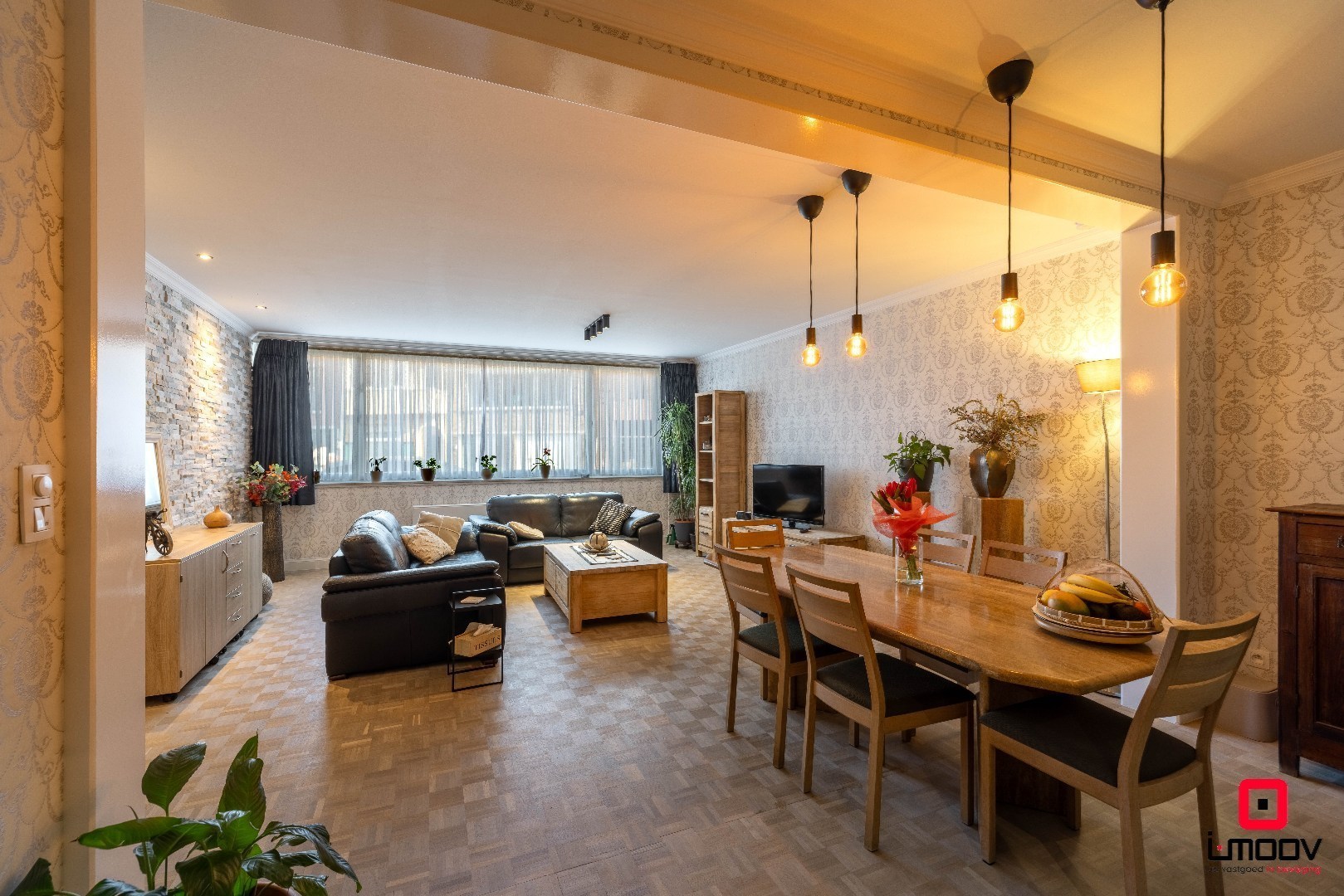 Instapklaar gelijkvloers appartement met tuin en parking in Sint-Amandsberg 