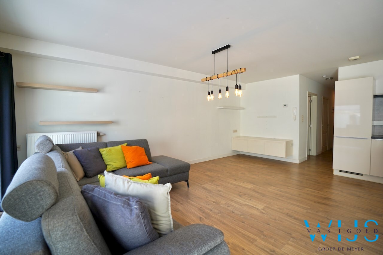 Prachtig ruim 1 slaapkamer appartement op het gelijkvloers met toffe tuin ! 