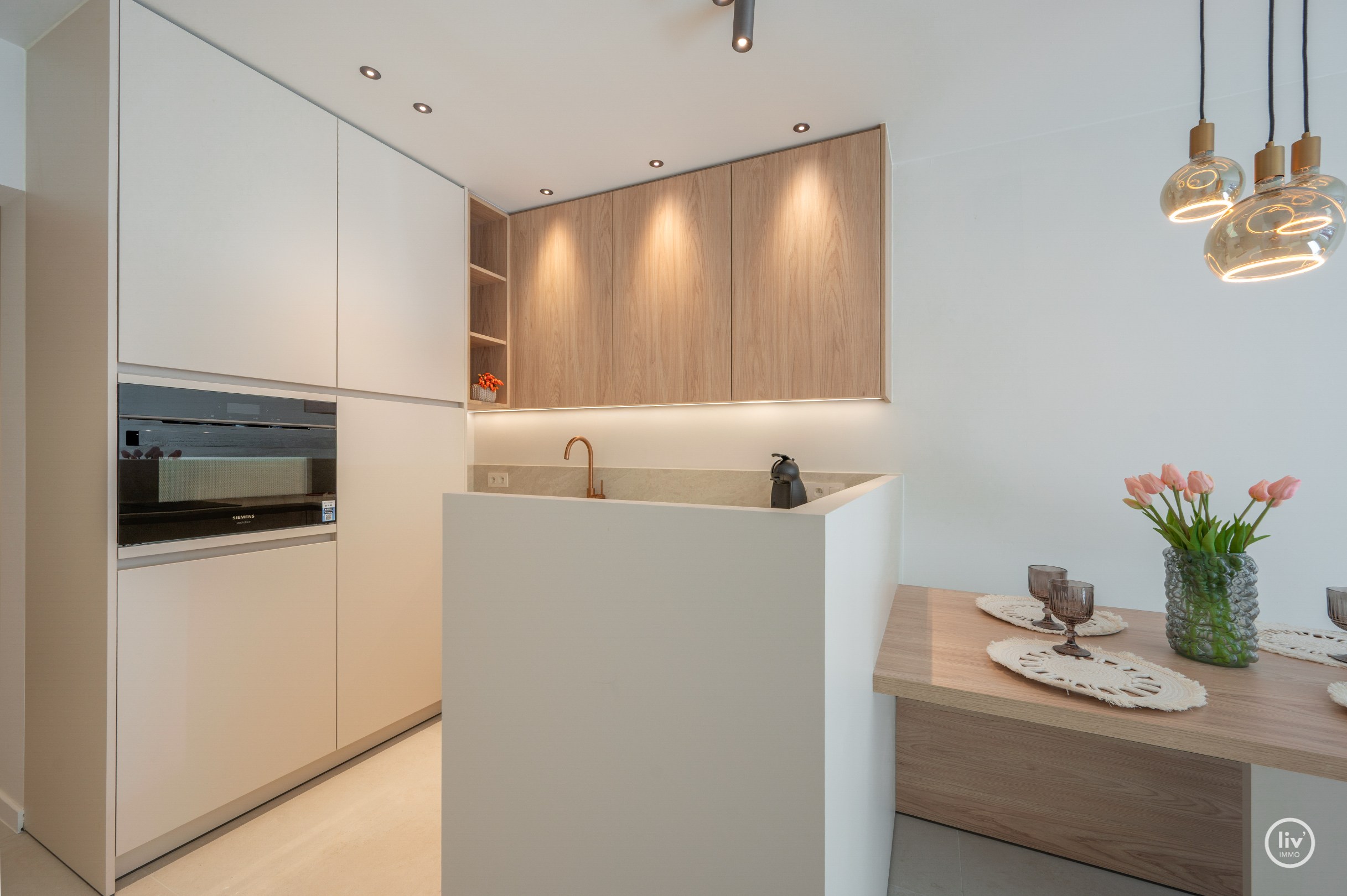Gerenoveerd gelijkvloersappartement met koer in het Centrum van Knokke 