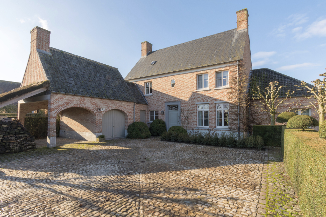 VERKOCHT BINNEN DE WEEK I Landhuis met excellente afwerking op droomlocatie 