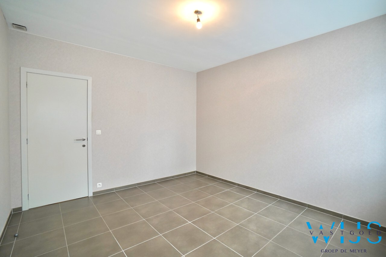 Gelijkvloersappartement met tuin en staanplaats te Ertvelde ! 