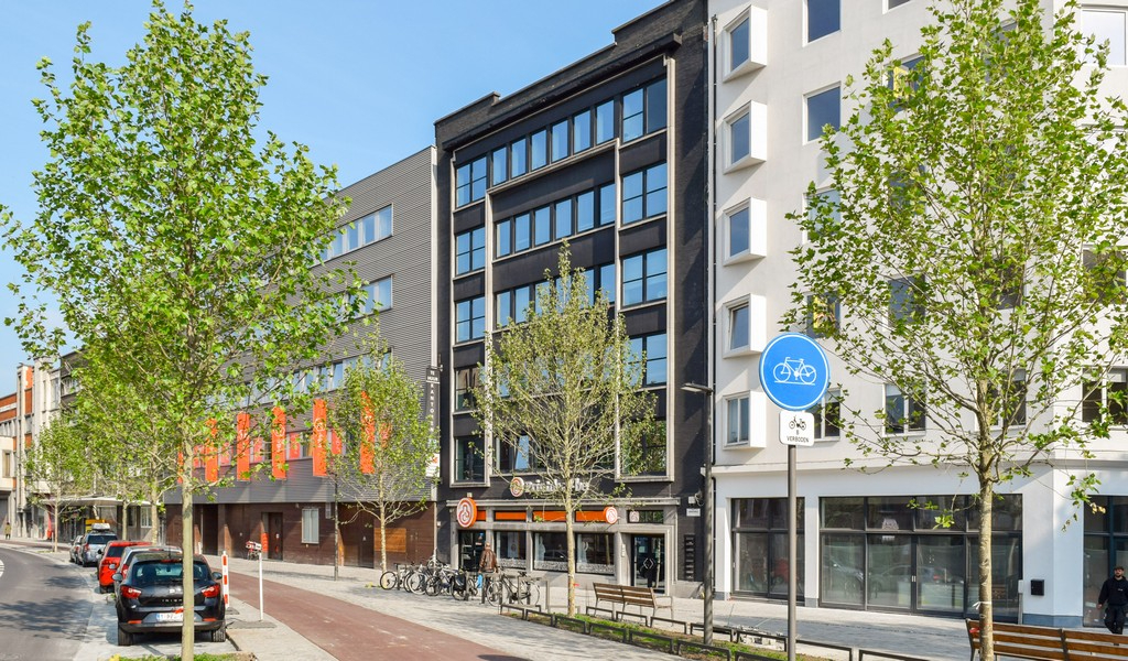 Vernieuwde kantoren te huur vlakbij Eilandje in Antwerpen
