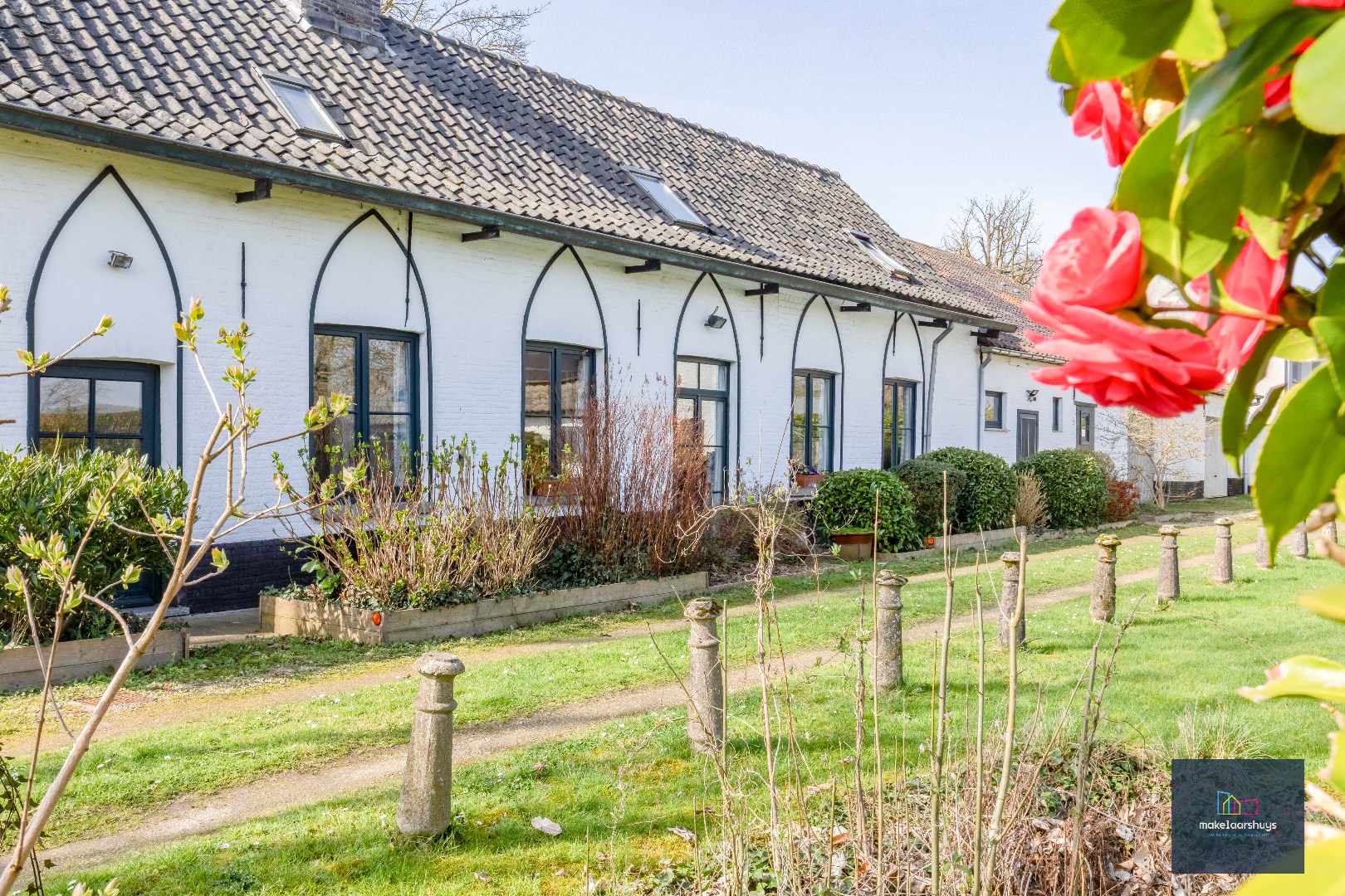 Unieke hovenierswoning op een perceel van 1 ha 18a 84ca 