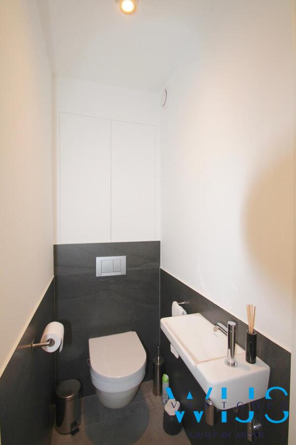 Prachtig afgewerkt appartement in hartje Wippelgem EVERGEM! 