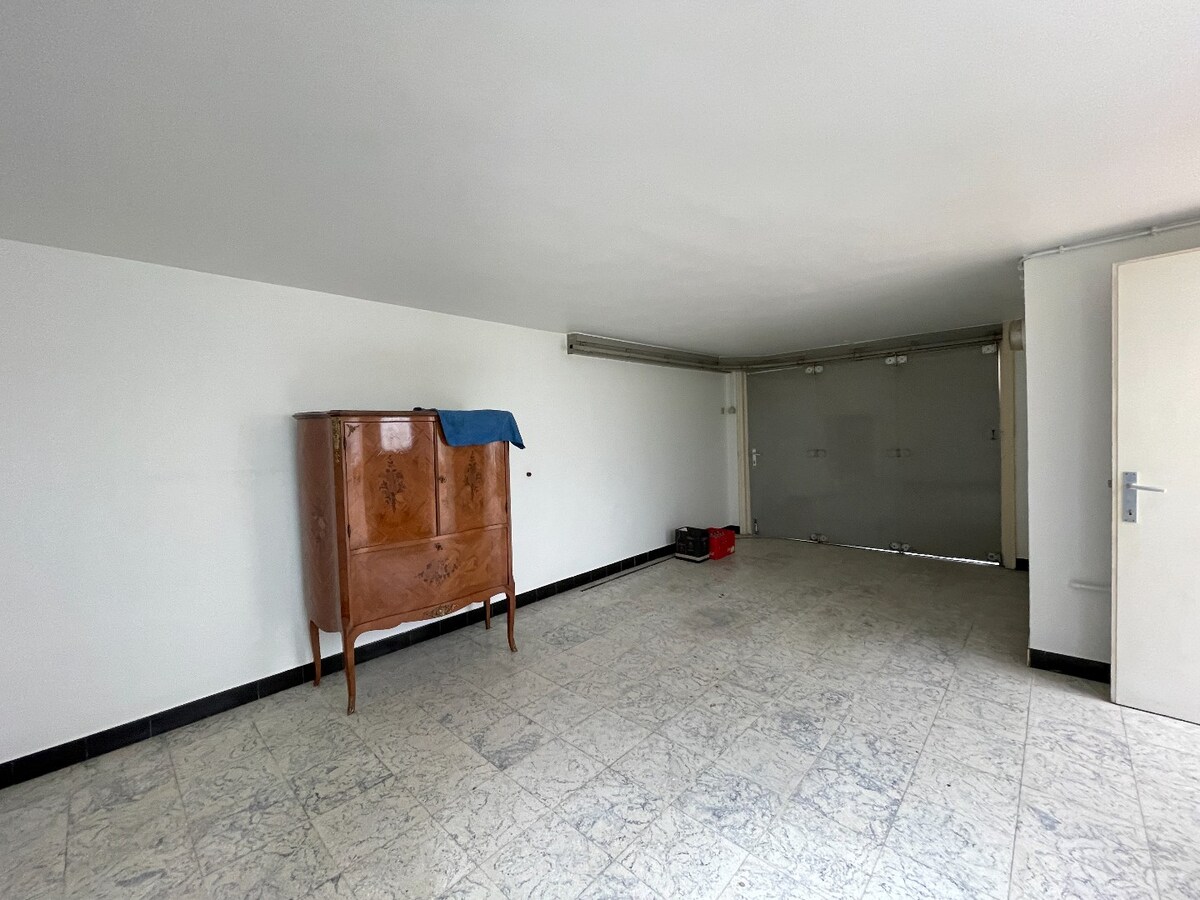 Ruime woning met 4 slaapkamers, garage in Lichtervelde 