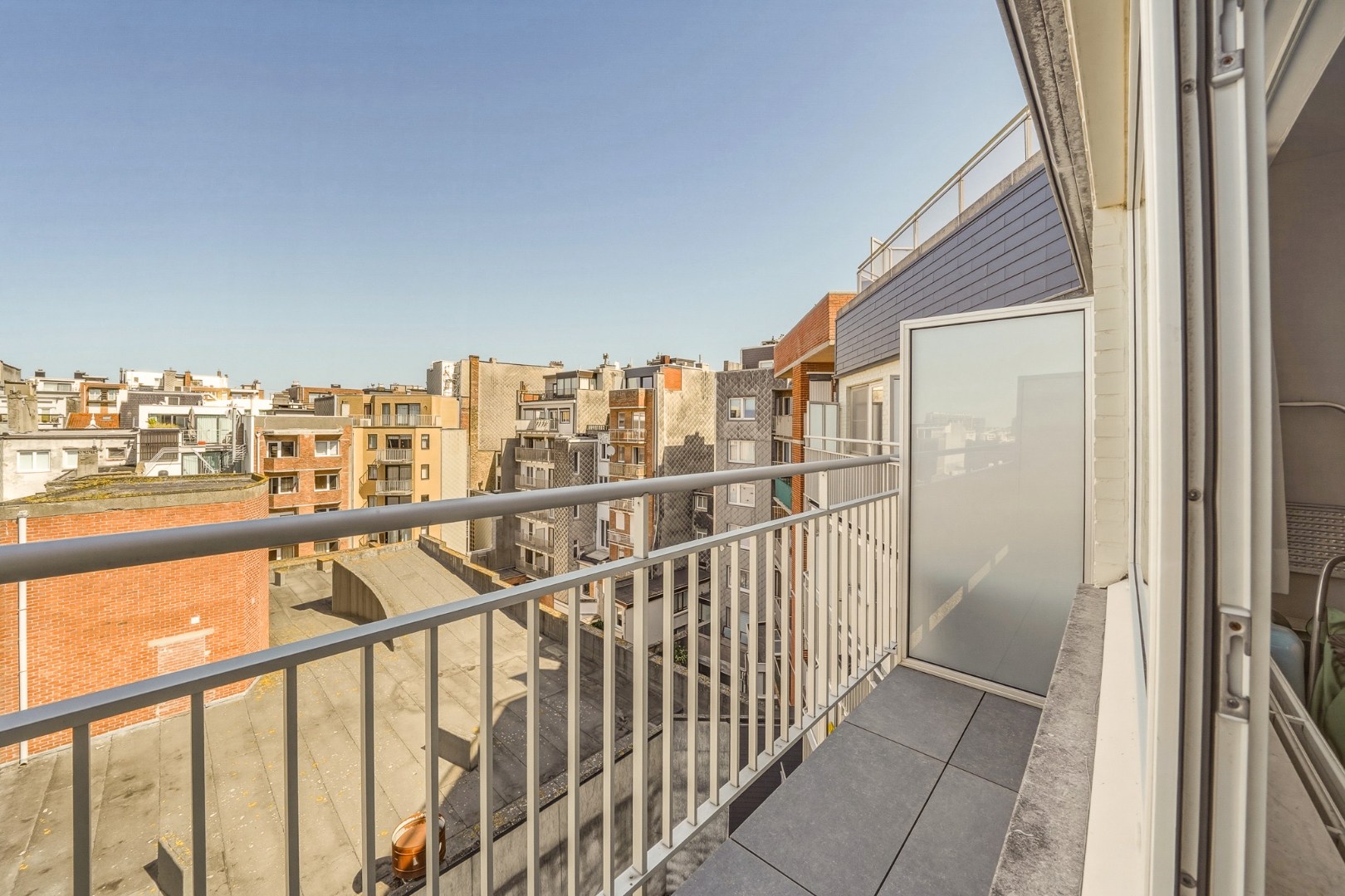 Lichtrijk appartement met terras en gunstig EPC-label B in Oostende 