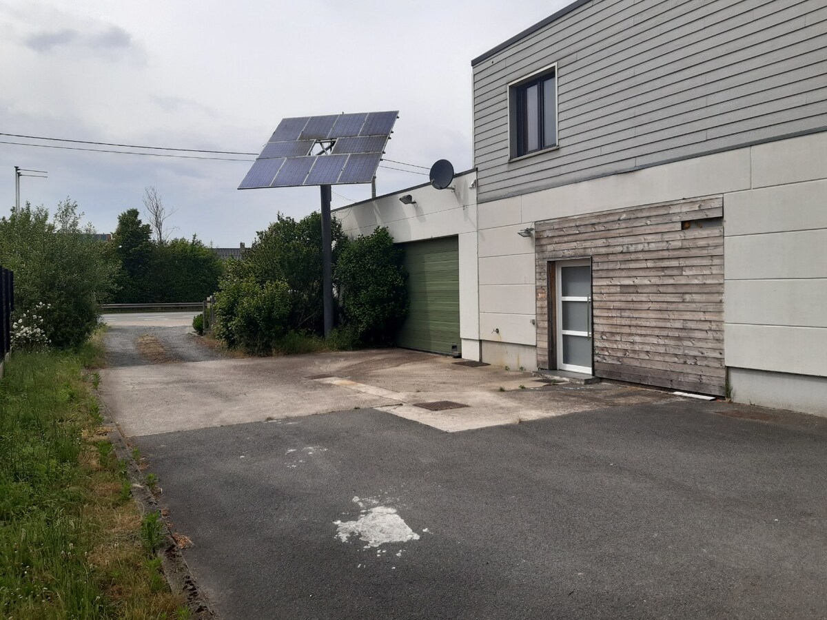 Degelijk appartement (1° verdieping). 