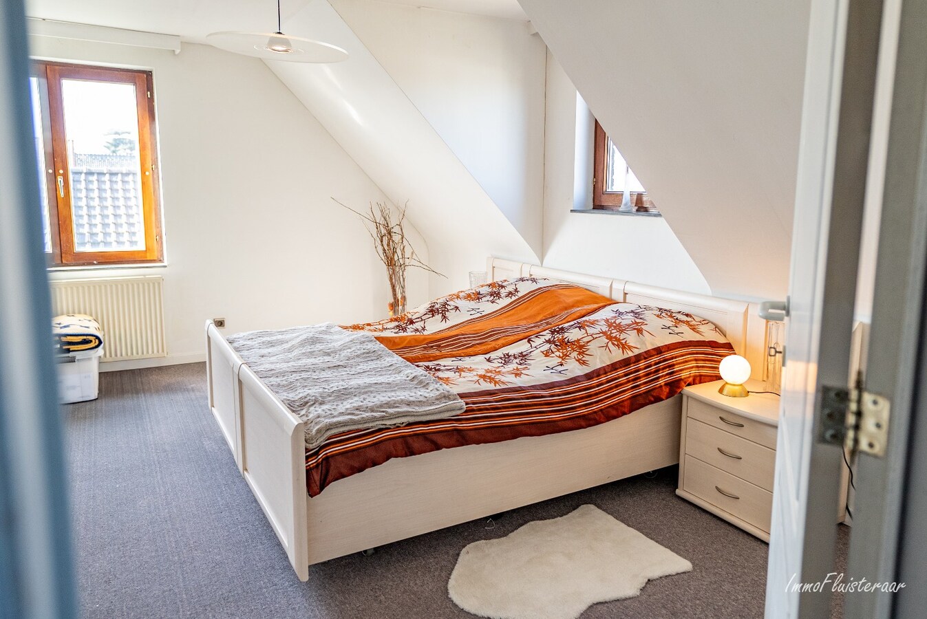 Ruime woning met paardenstallen op ca. 85 are te Kinrooi 