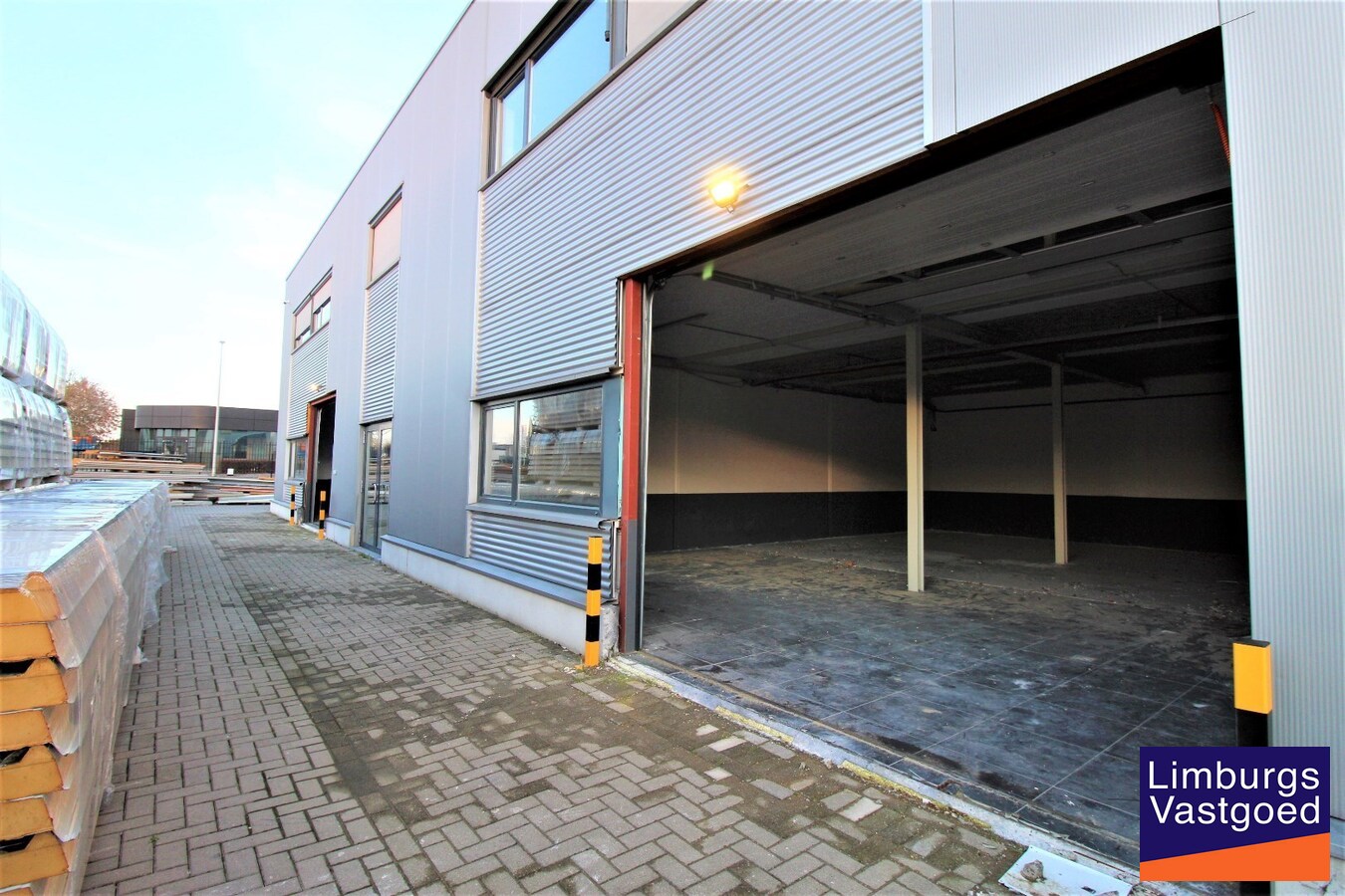 TRUDONIS - KMO UNIT 4 - 171 m² - sectionaal poort - nabij N79 
