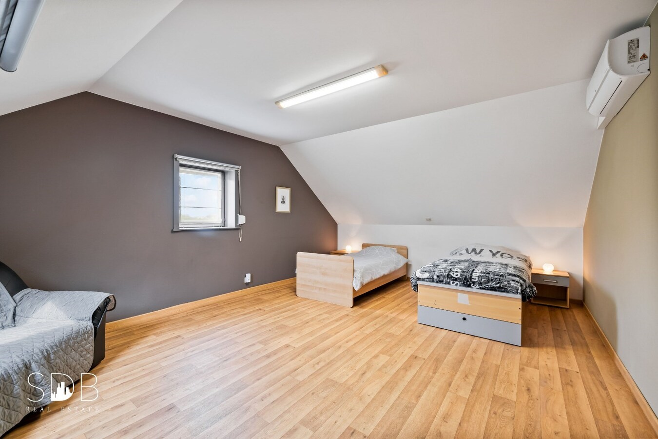 Hedendaagse woning inclusief paardenaccommodatie en graslanden op 4,22ha 