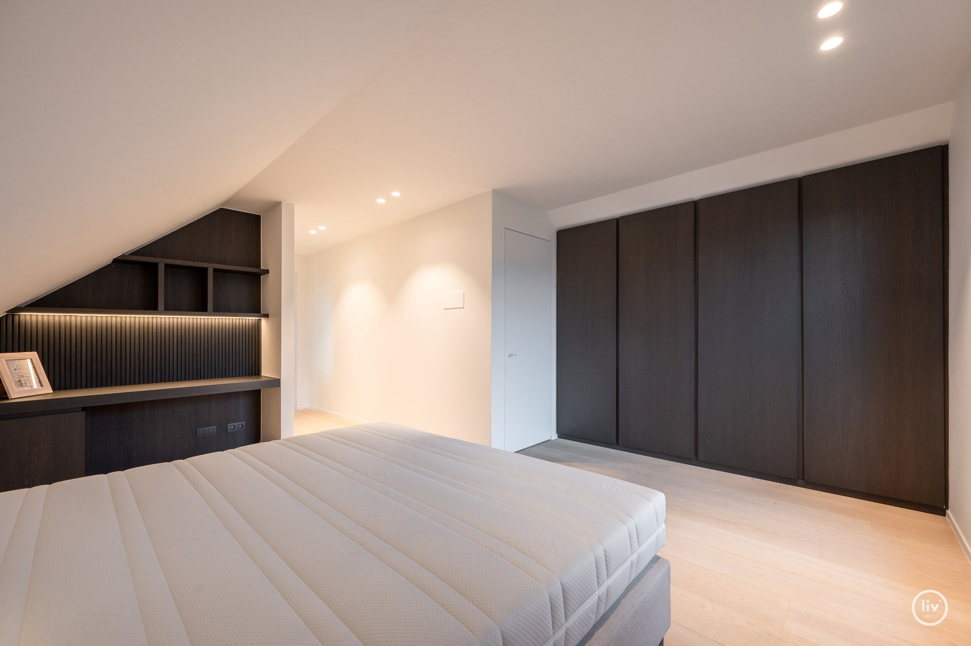 Superbe villa charmante, entièrement rénovée et joliment située dans un quartier résidentiel calme à proximité du centre de Knokke. 