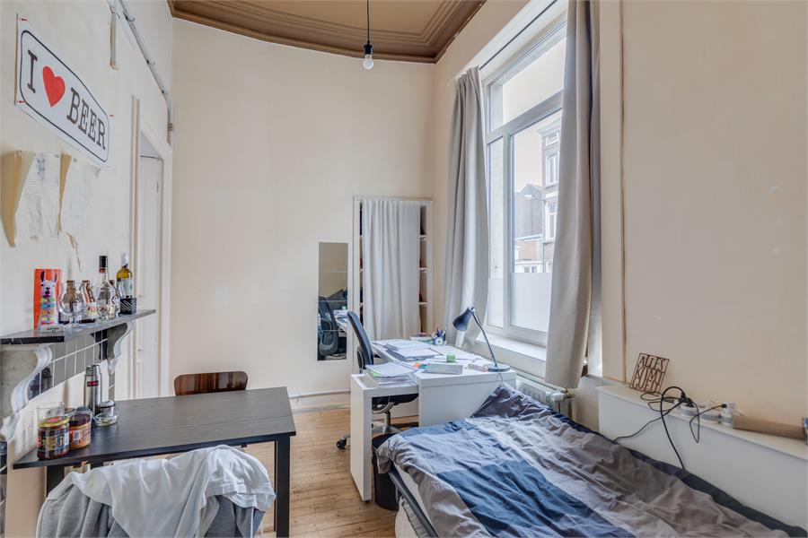 Opbrengsteigendom met 5 studentenkamers 