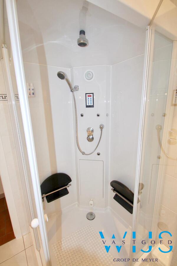 PERFECT onderhouden bungalow in een rustige woonwijk te ERTVELDE 