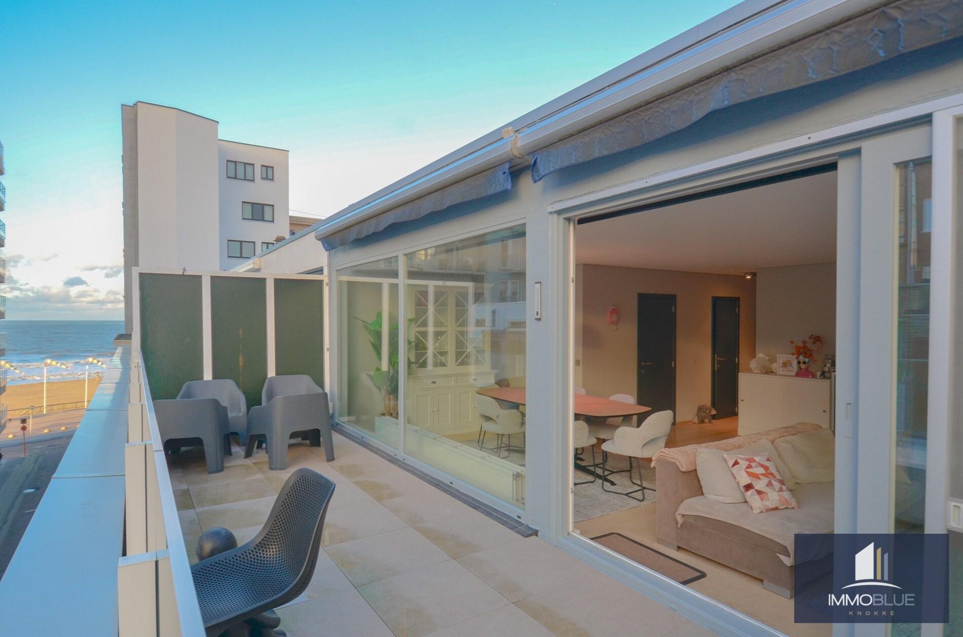 Exclusief: instapklare penthouse met een ruim zonnig terras. 