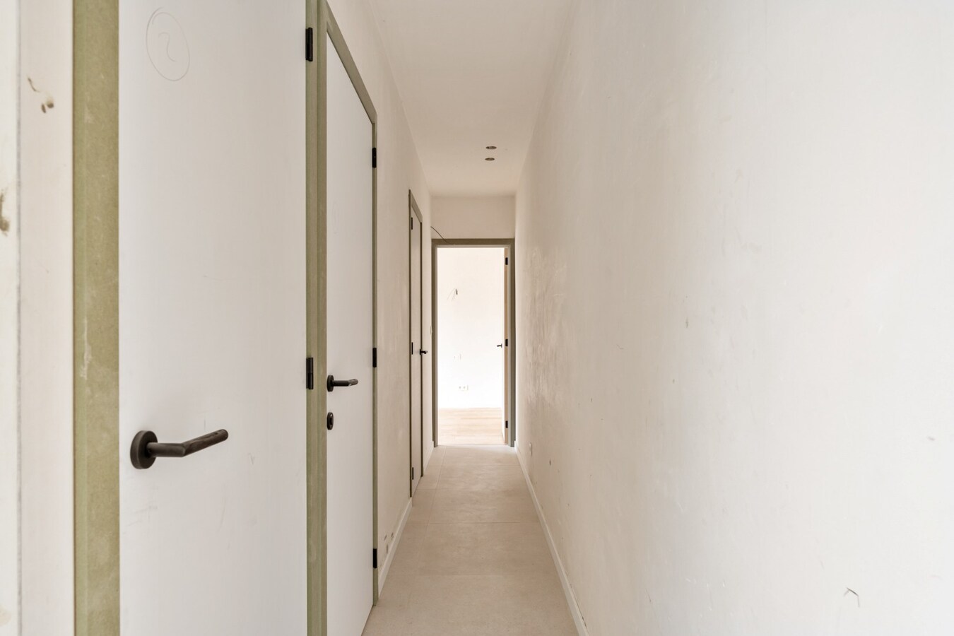 Exclusieve halfvrijstaande woning te koop na transformatie van bestaande hoeve naar 2 BEN-woningen! 