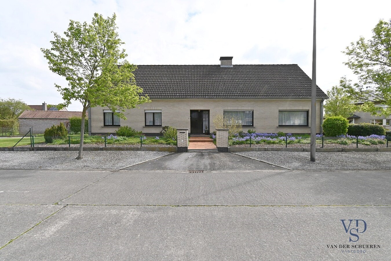 Statige villa in rustige residentiële wijk 