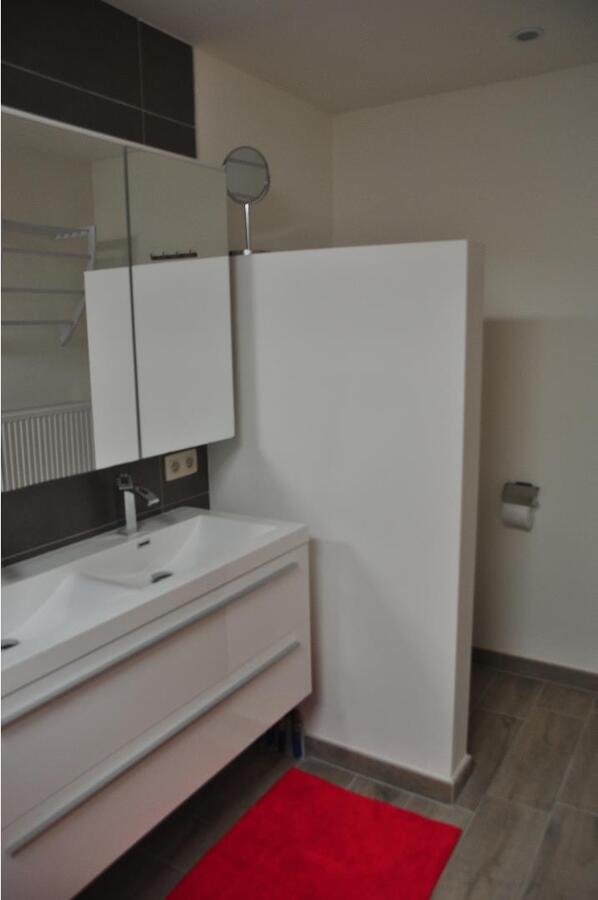 Ruim en eigentijds appartement ! Energiezuinig !!  GEEN VASTE KOSTEN. 