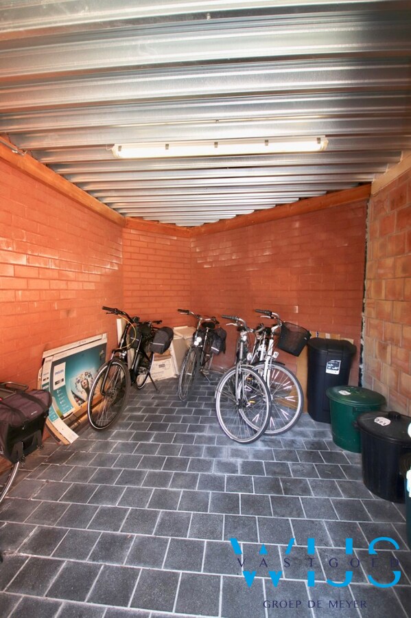 Energiezuinig GELIJKVLOERS app met garage te SLEIDINGE ! 