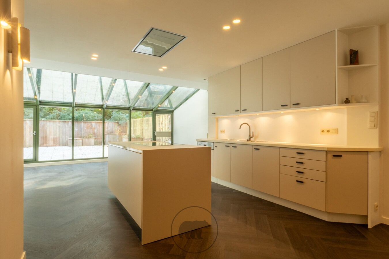 Gerenoveerd appartement aan het Groenevalleipark met ruim terras 