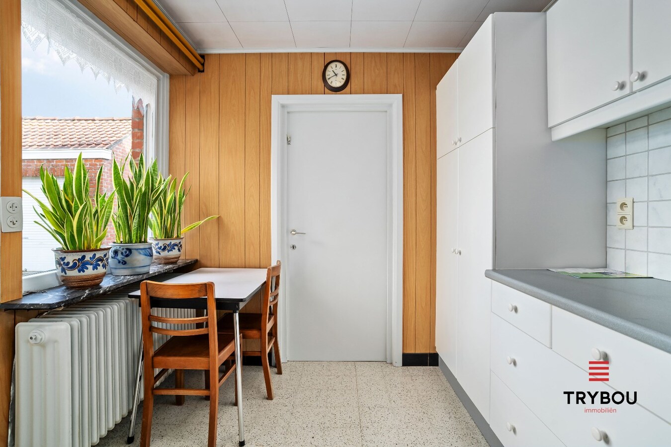 Degelijke woning op ruim perceel van 700m² 