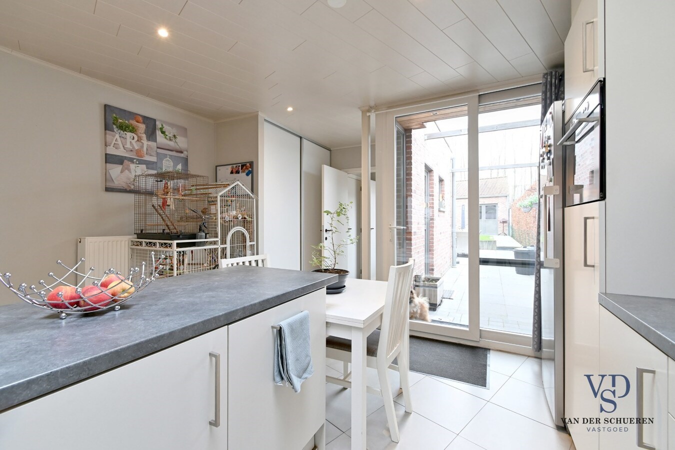 Gezellige woning (met garage achteraan). 