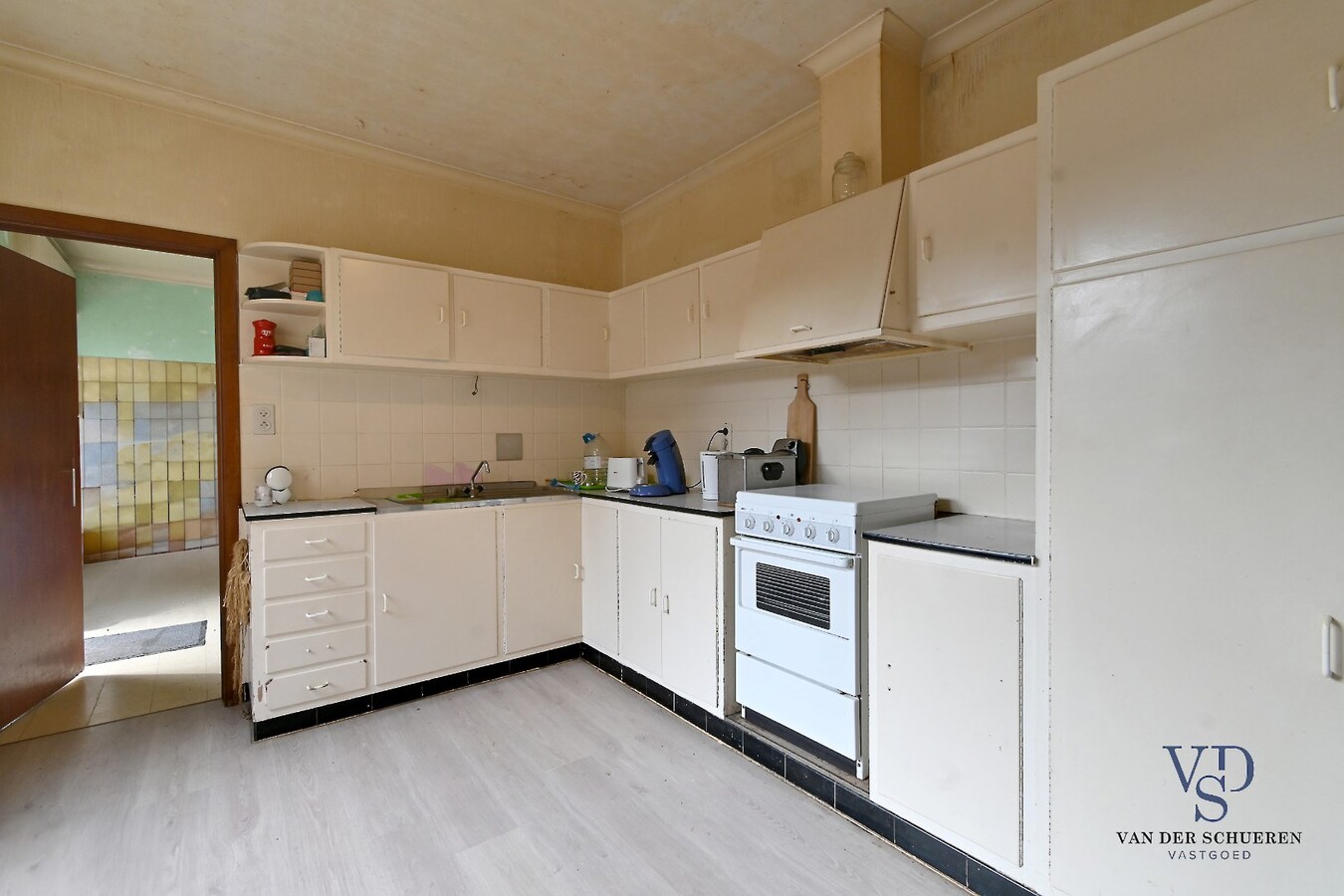 Bijzonder ruime, praktisch ingedeelde rijwoning 