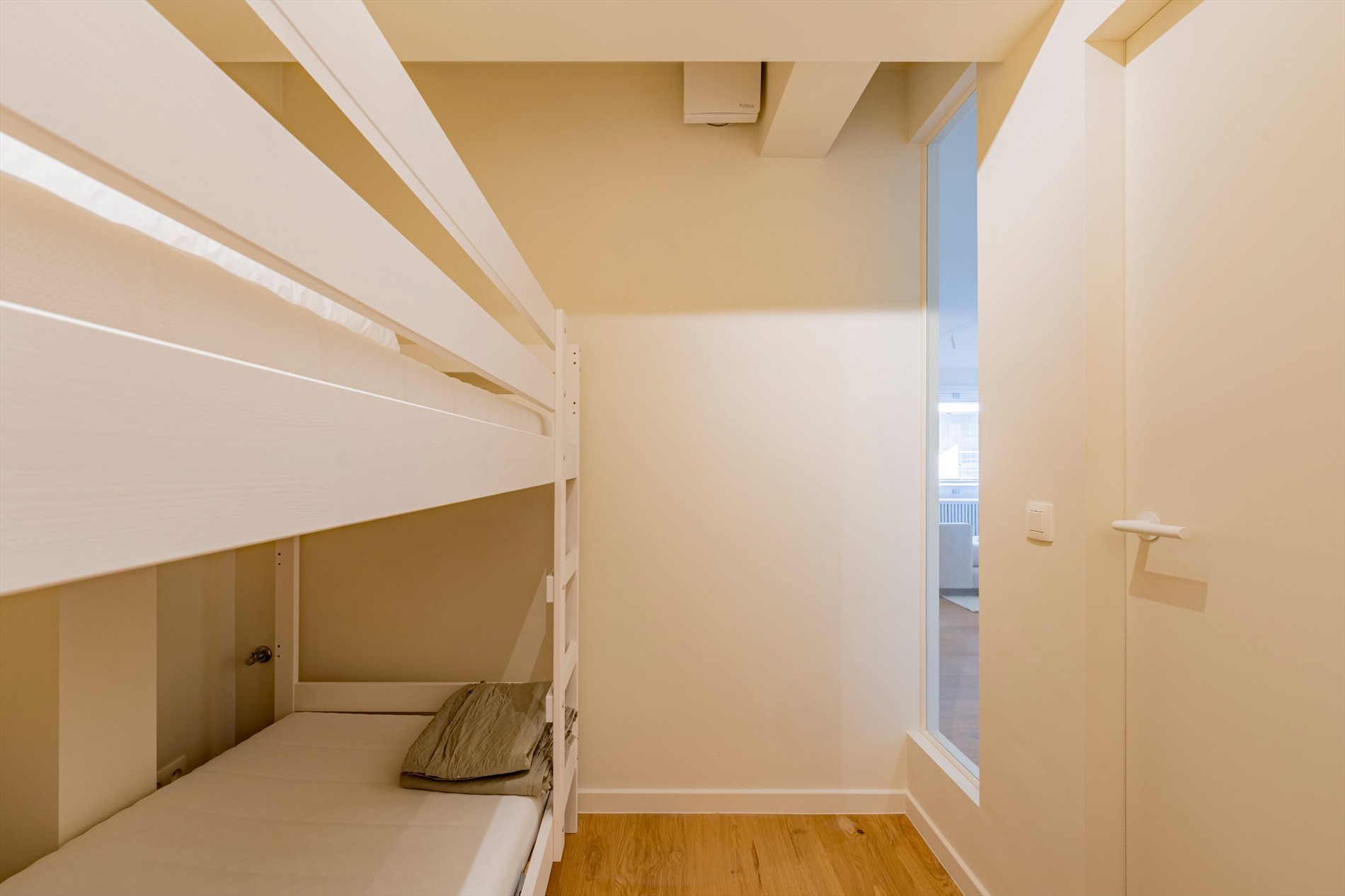 Prachtig ruim appartement met 3 slaapkamers en terras centraal gelegen op de Zoutelaan te Knokke. 