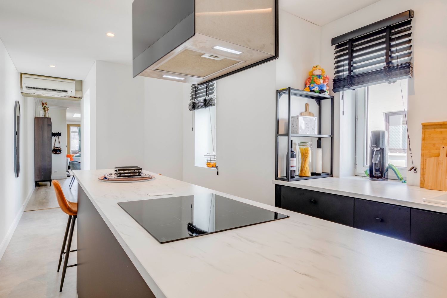 Uniek lichtrijk gerenoveerd appartement te koop in Sint-Amandsberg 