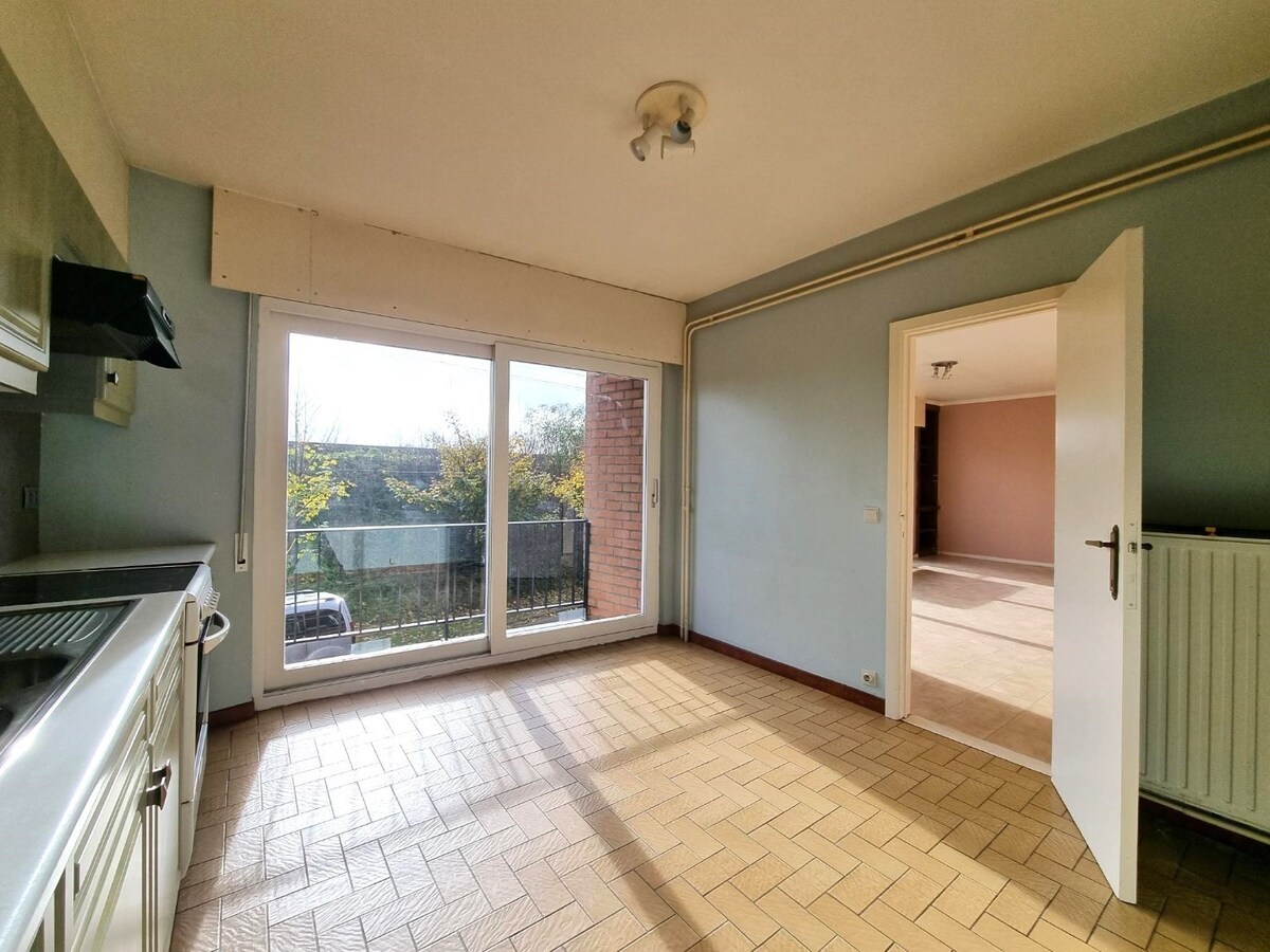 Uitzonderlijk ruim (129m²) en breed (+-10,45m) appartement met drie slaapkamers + mogelijkheid garage 