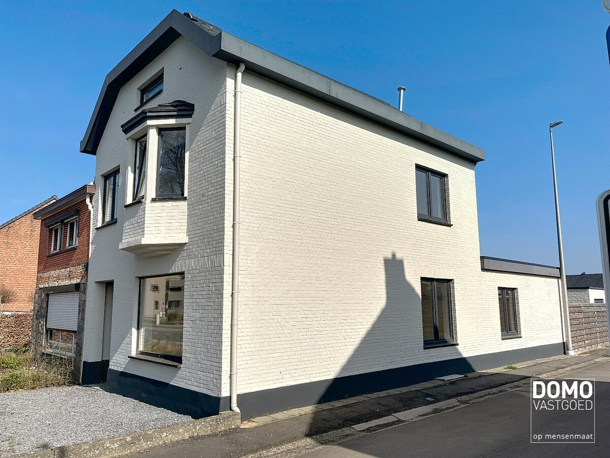 GERENOVEERDE HALF OPEN BEBOUWING MET GARAGE TE MELDERT (LUMMEN) 