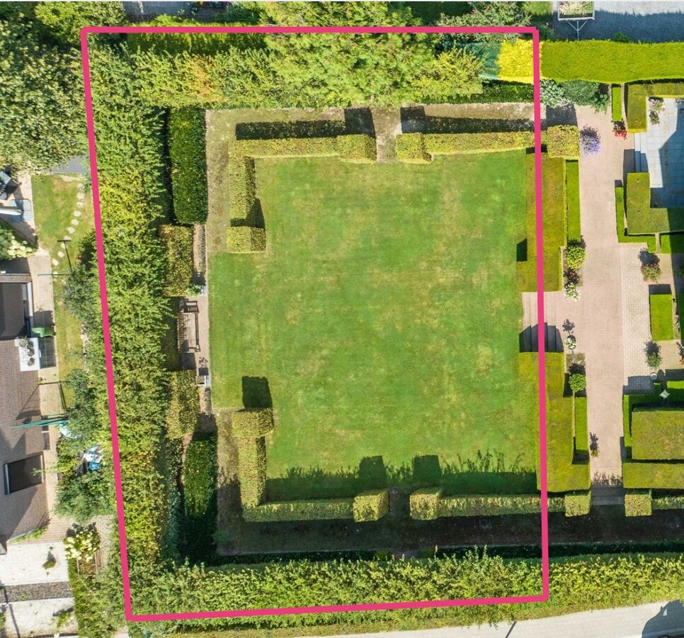 Bouwgrond van 553 m² voor open bebouwing 