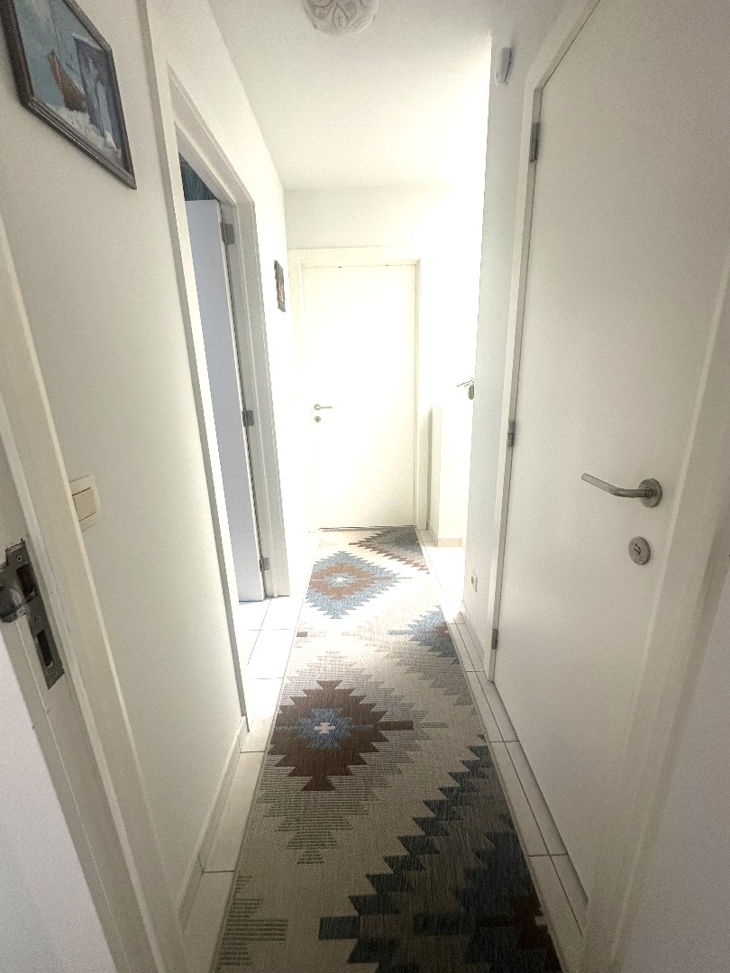 Lichtrijk en energiezuinig appartement (116 m²) met 2 slpk en groot terras, Torhout. 