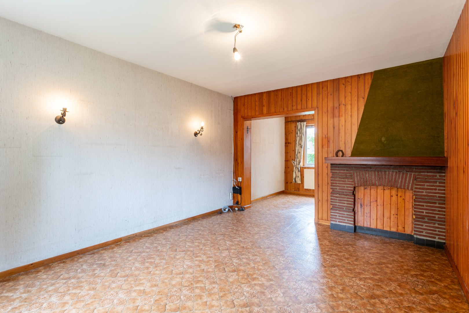Te renoveren woning met 3 slpk te Buizingen 