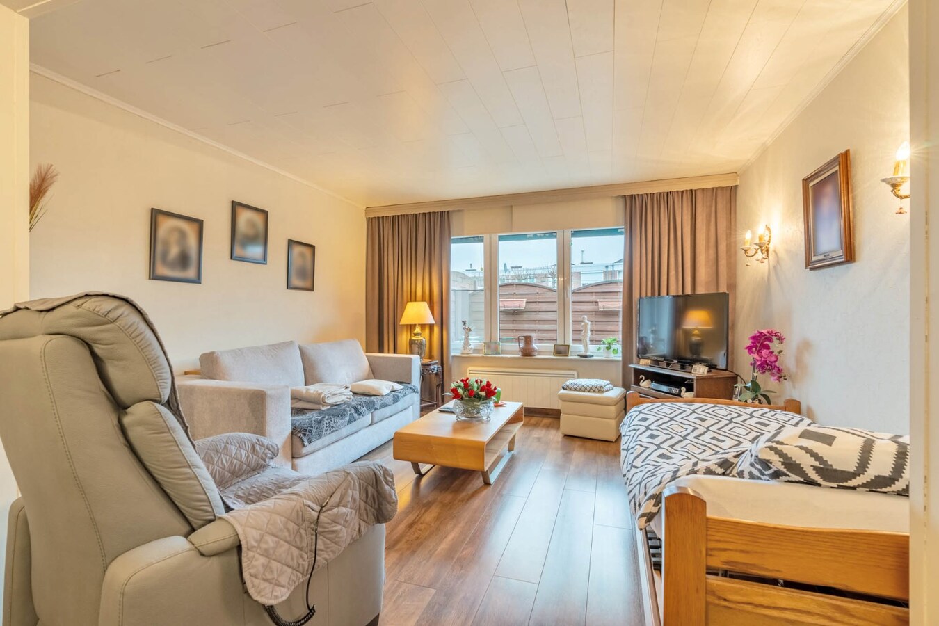 Ruime woning met 4 slaapkamers. 