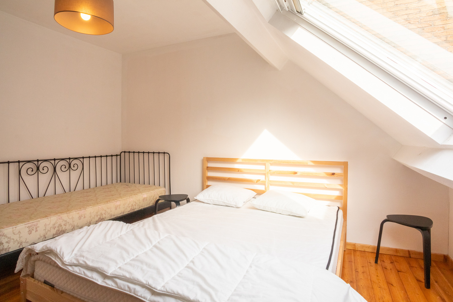 Ruim gerenoveerd dakappartement met gezellig terrasje 