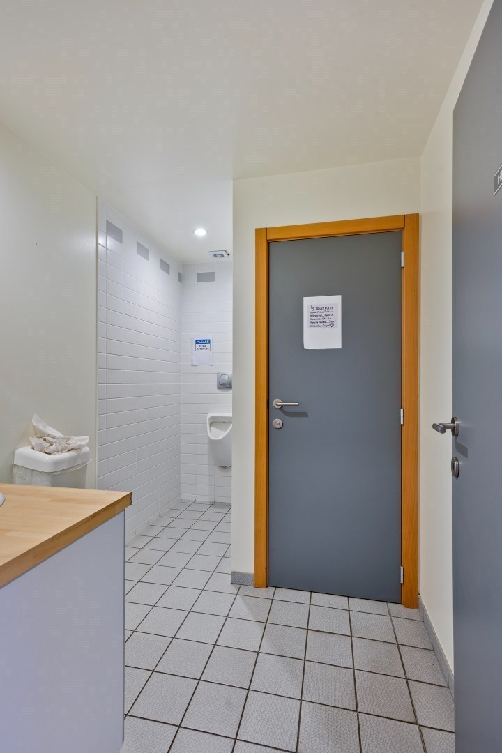 Kantoor te koop in het industriepark te Haasrode/Heverlee met 14 parkings - opp. 626 m² - verkoop van aandelen 