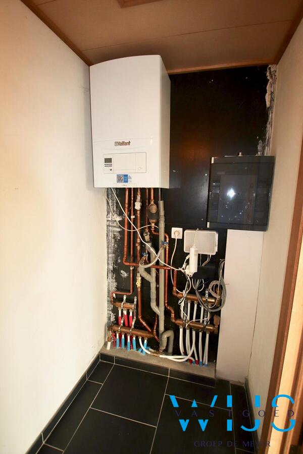 Recent tweeslaapkamer appartement met zonneterras &amp; garage te BASSEVELDE! 