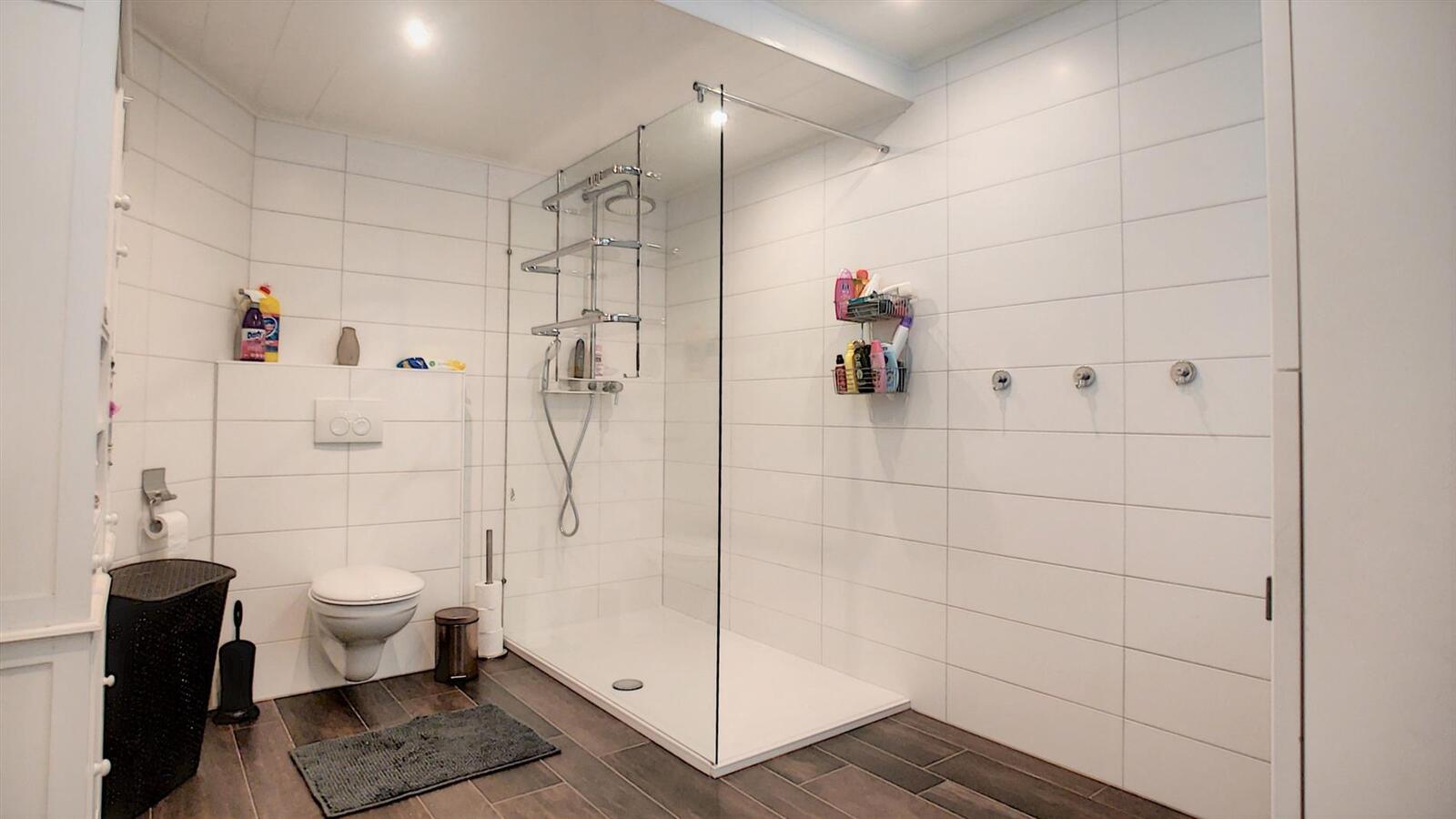 Grote gezinswoning met twee garages - Zeebrugge 