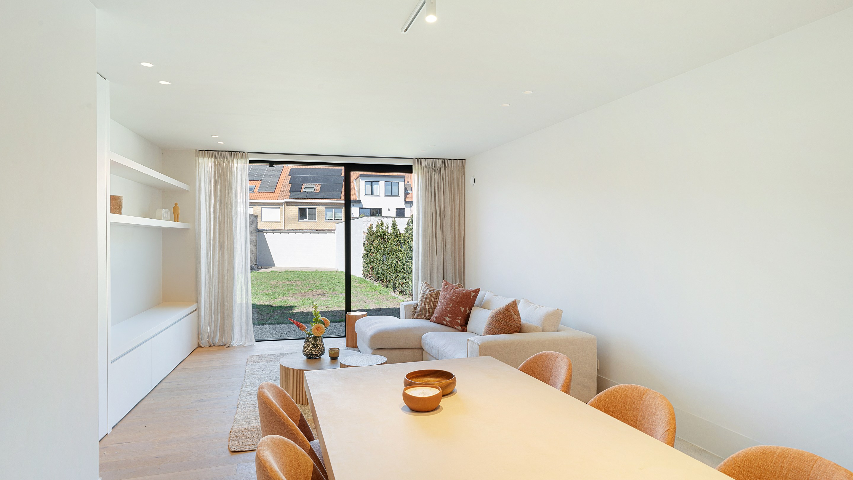 Prachtig afgewerkte nieuwbouwwoning met 4 slaapkamers gelegen in het oude Knokke. 