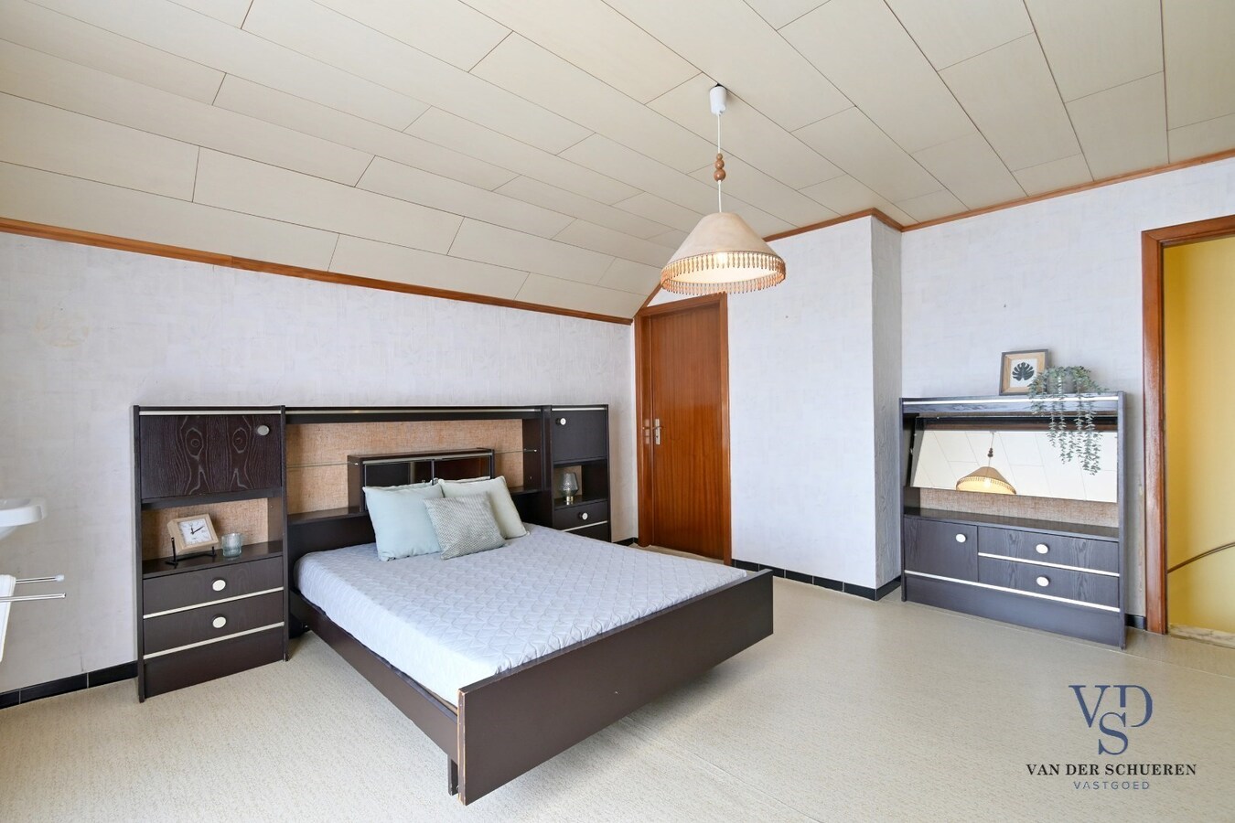 Goed gelegen, degelijke Open Bebouwing. 