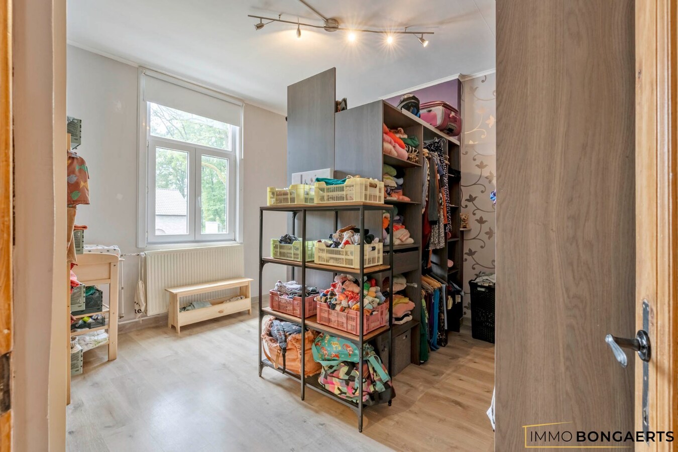 Karaktervolle woning met 4 slaapkamers, tuin en garage. 