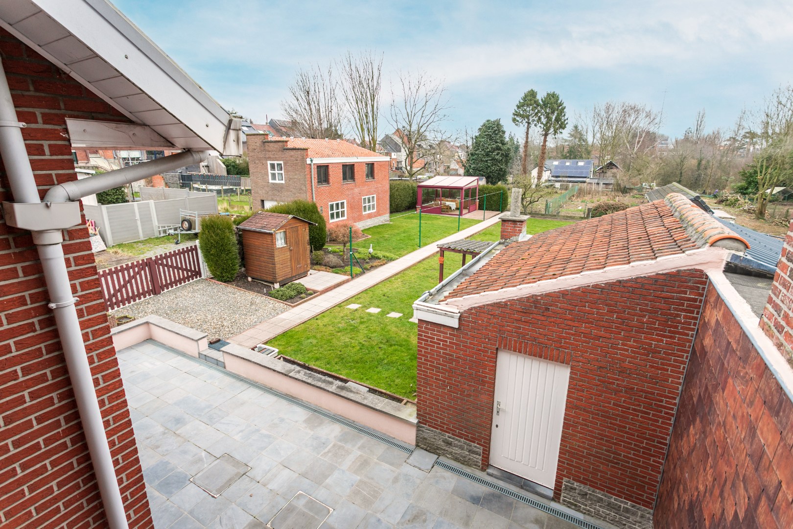 Woning  op 7a80, met 4 slpks, garage en ruime tuin 