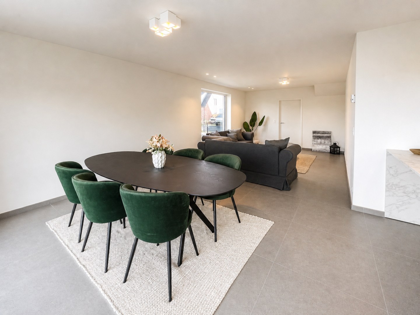 Halfopen woning met 3 slaapkamers en landelijk verzicht! 