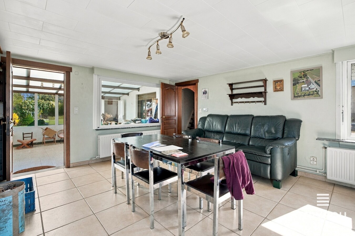 Landelijk gelegen woning met opslagplaats op 3687m² in Merkem! 