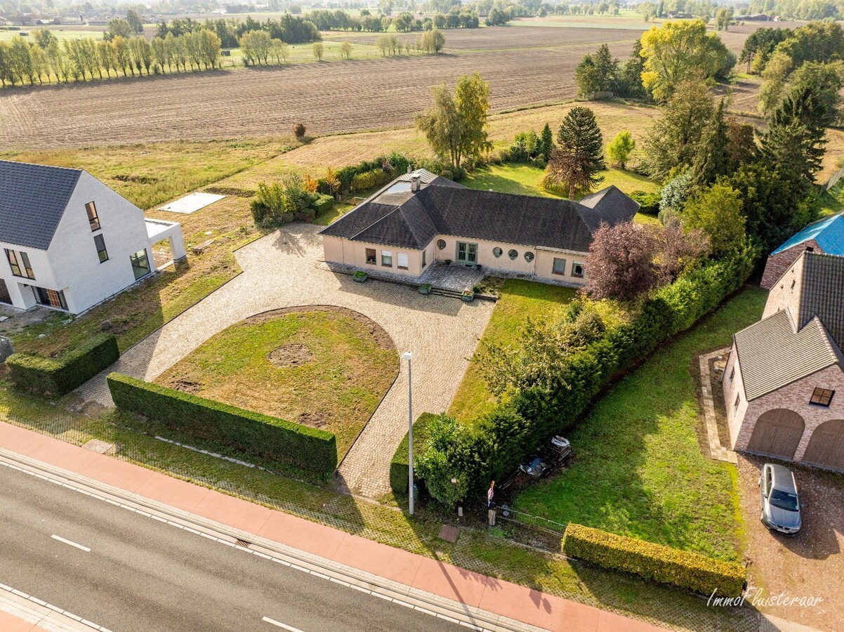 Goed gelegen ruime villa met weiland 